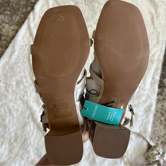 NWT Maurices Neutral Bone Color Faux Leather Strappy Gladiator Sandal Heels - 7. - Picture 7 of 10